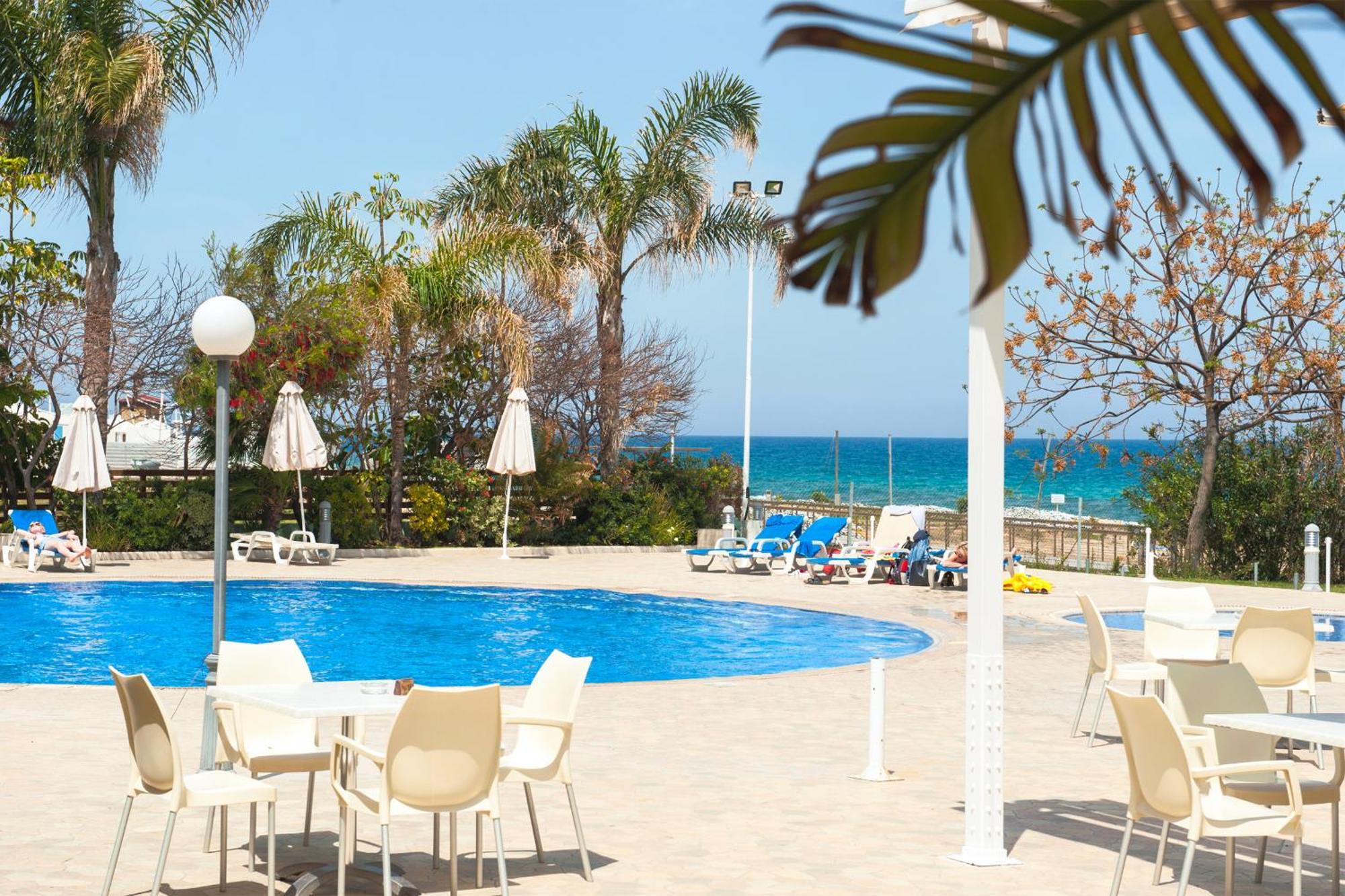 Villa Oasis Pernera エクステリア 写真