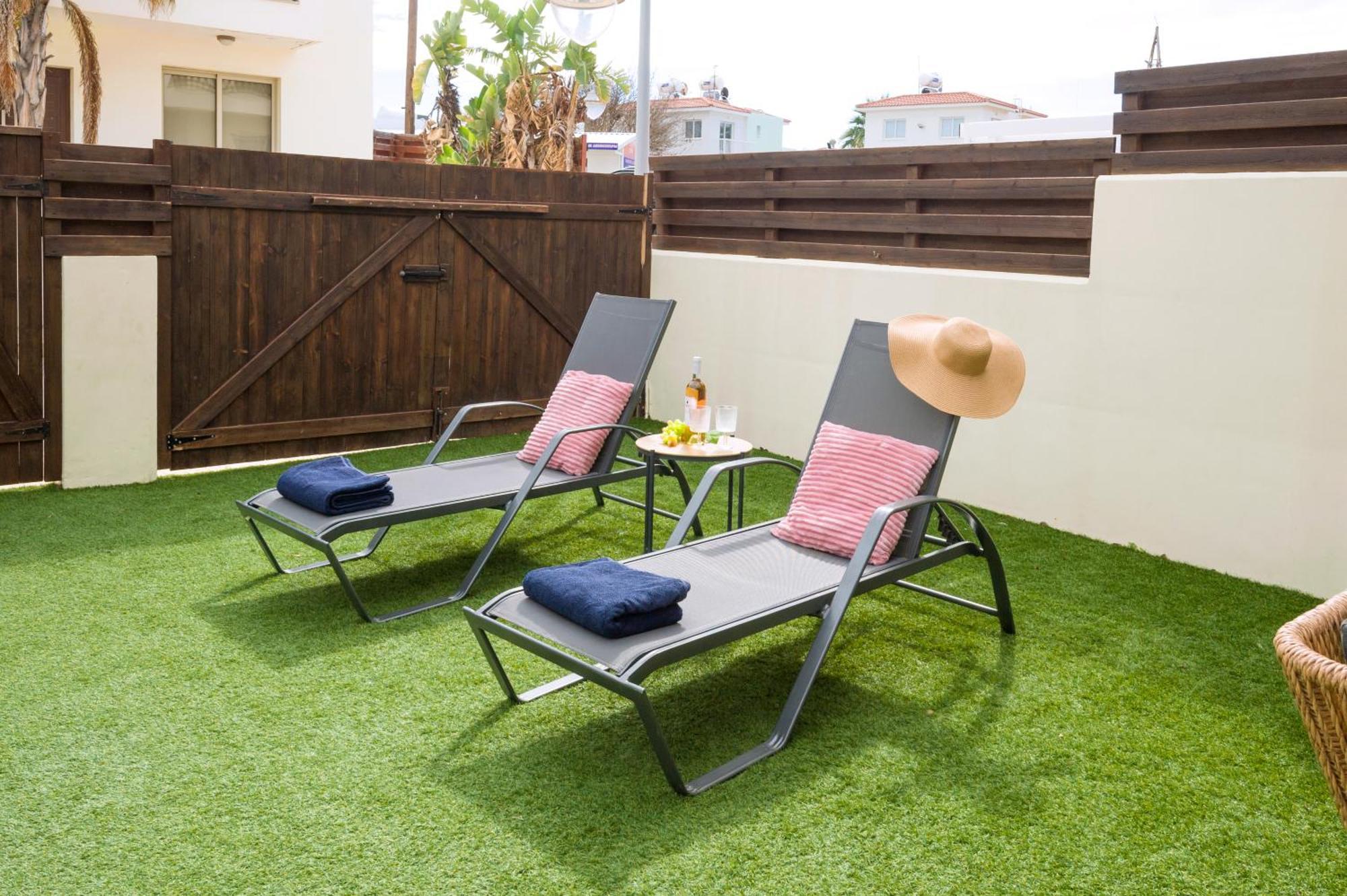 Villa Oasis Pernera エクステリア 写真