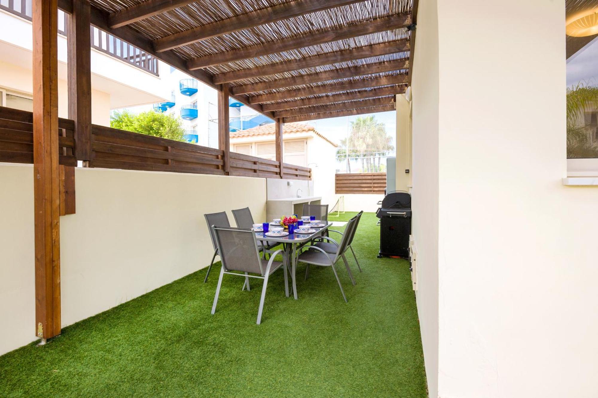 Villa Oasis Pernera エクステリア 写真